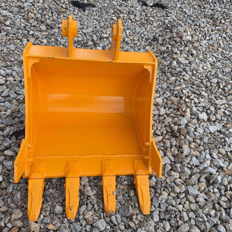 2026 GIYI 24" Excavator Bucket