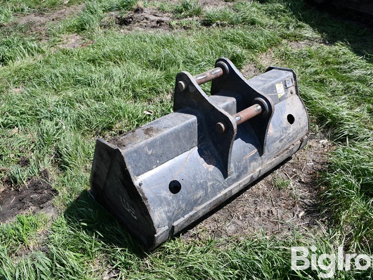 john-deere-130-image-7