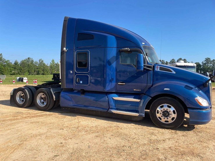 2018-kenworth-t680-image-4