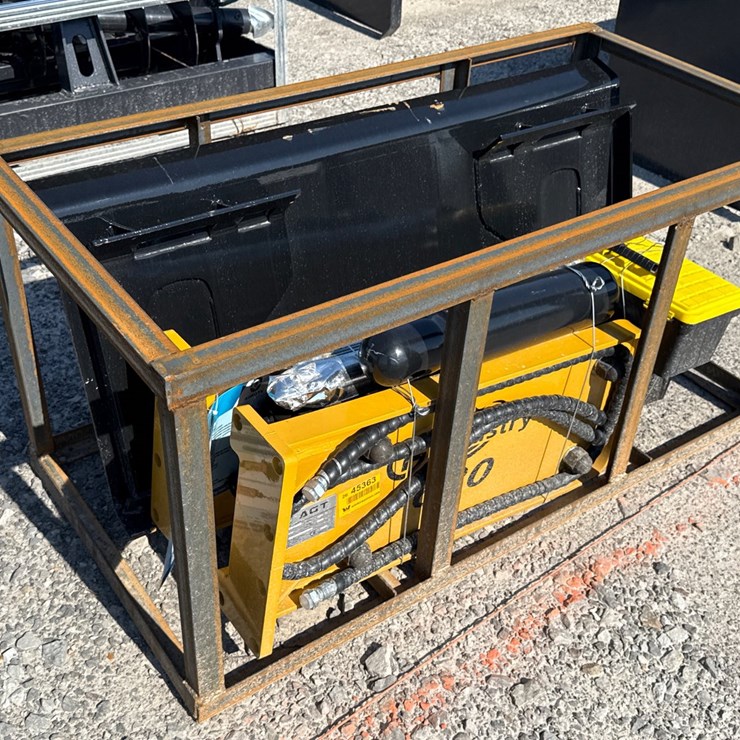 #45363 • Unused AGT PD680 Hydraulic Hammer PD680PZ26020501A