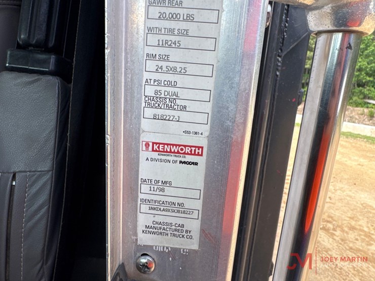 1999-kenworth-t880-image-27