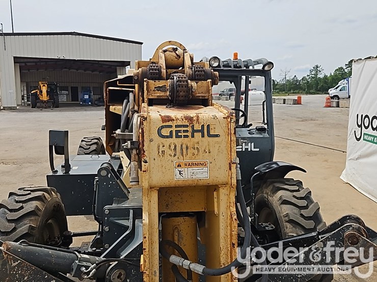 2015-gehl-rs10-55-image-17