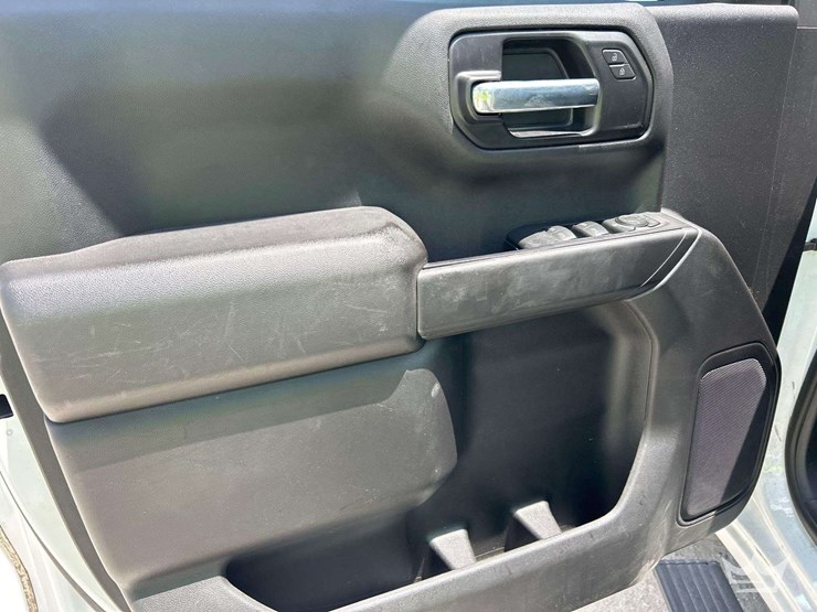 2021-chevrolet-silverado-1500-image-10