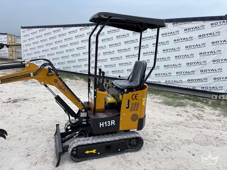 2026-cfg-industrial-h13r-mini-excavator-image-14