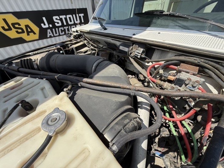 1995-ford-f800-image-27