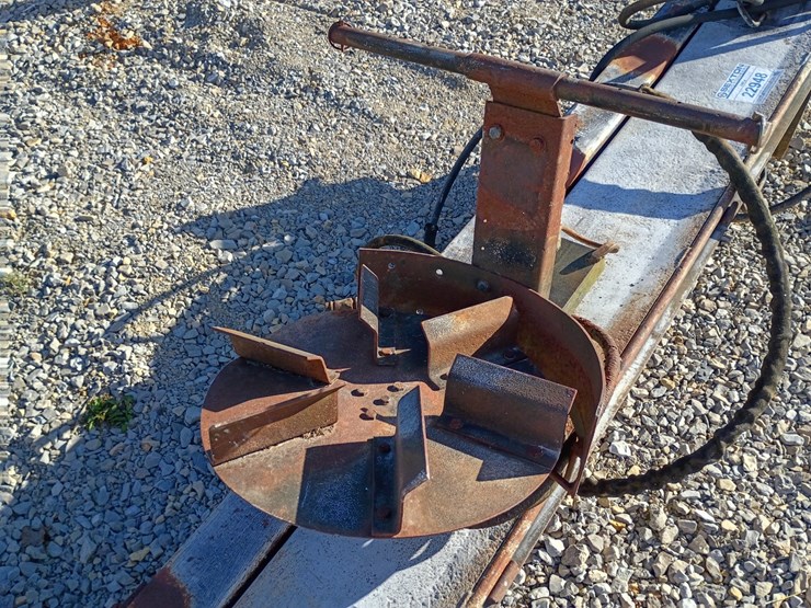 #22948-•-tailgate-salt-spreader-image-9