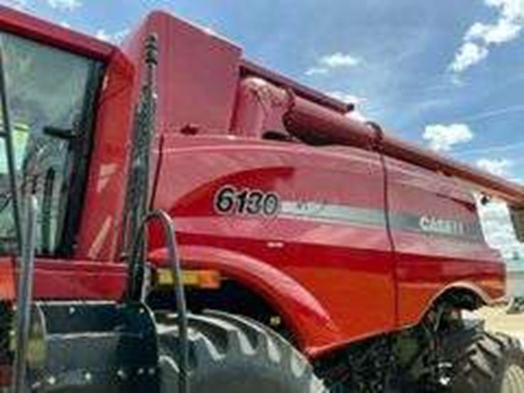 2012-case-ih-6130-image-5