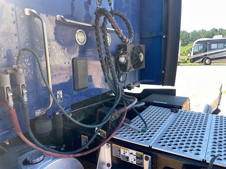 2018-kenworth-t680-image-17
