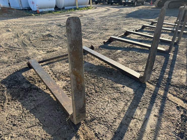 #3923-•-approx-48"-loader-forks-image-3