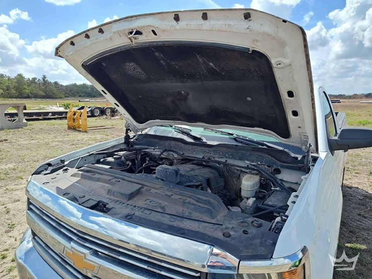 2017-chevrolet-silverado-2500hd-image-18