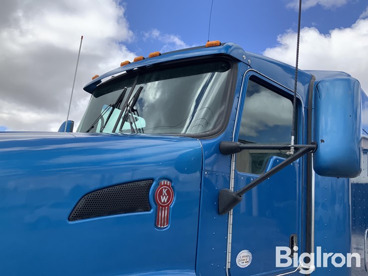 2012-kenworth-t600-image-12