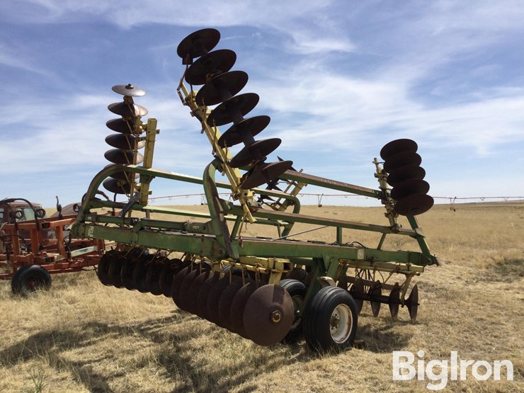 john-deere-230-image-5