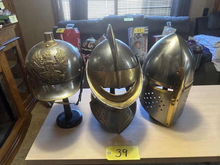 antique-helmets-image-1