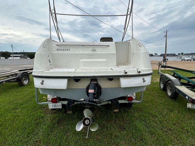 1996-chaparral-sunesta-230-deck-boat-w/mercruiser-se116-inboard/outboard-&-trailer-(no-title~bos-onl-image-7