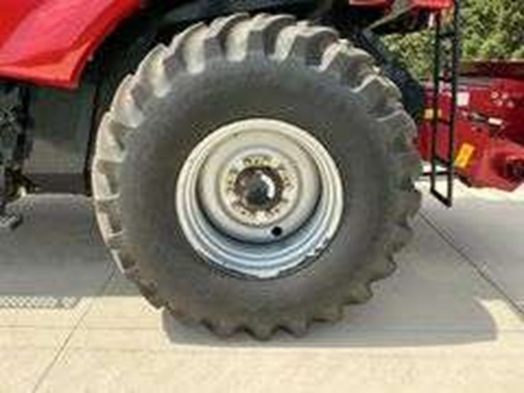 2012-case-ih-6130-image-39