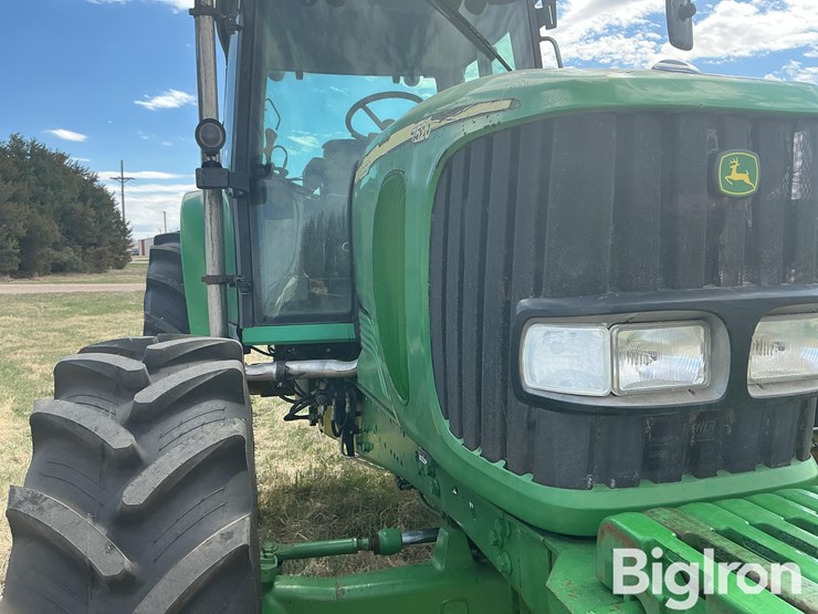 2005-john-deere-7520-image-10