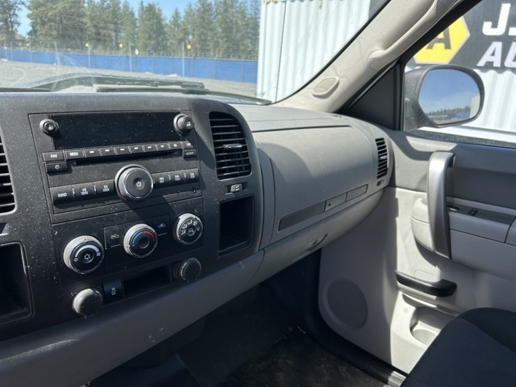2013-chevrolet-silverado-1500-image-15