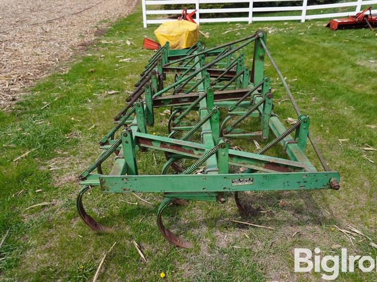 john-deere-12-image-4