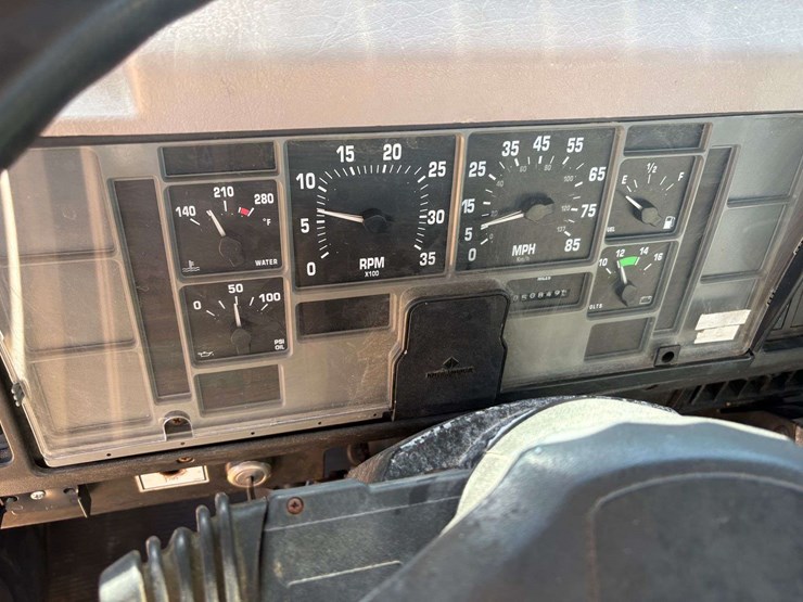 2000-international-4700-image-15