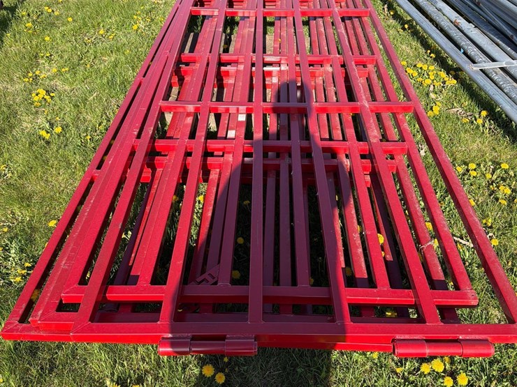5-14ft-livestock-gates-image-2