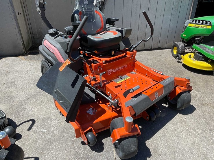 #6928-•-new-husqvarna-zero-turn-riding-lawn-mower-image-4