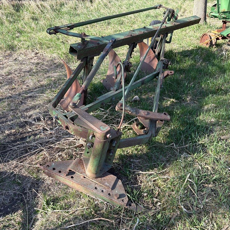 JOHN DEERE F145H