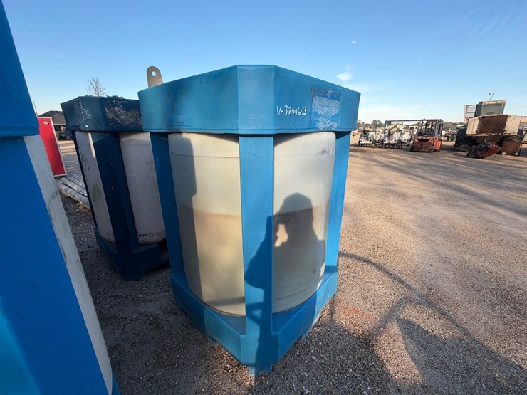 #5108-•-300-gallon-water-tank,-skid-mtd-image-4