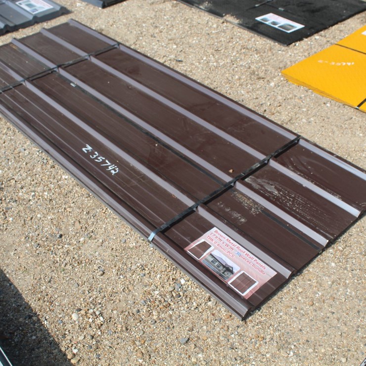 #5141 • BUNDLE OF 3FT X 8FT UNUSED BROWN METAL ROOF PANELS