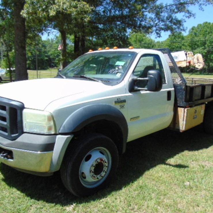 2006 FORD F550 XL