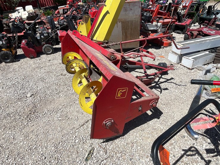 #7411-•-farm-king-snow-blower-image-2