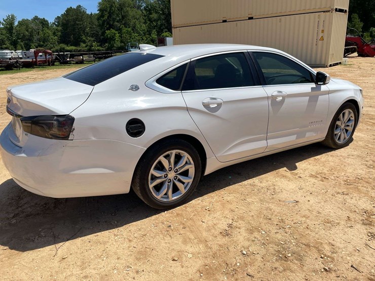 2017-chevrolet-impala-4-door-sedan-(180,759-miles)-image-3