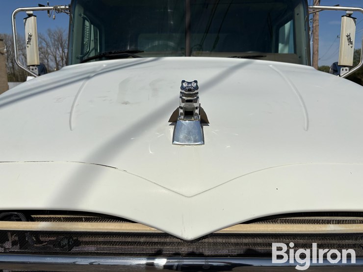 2011-mack-gu800-tri/a-dump-truck-image-9