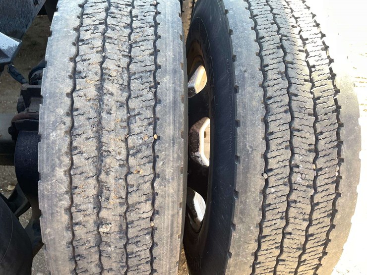 2018-kenworth-t680-image-28