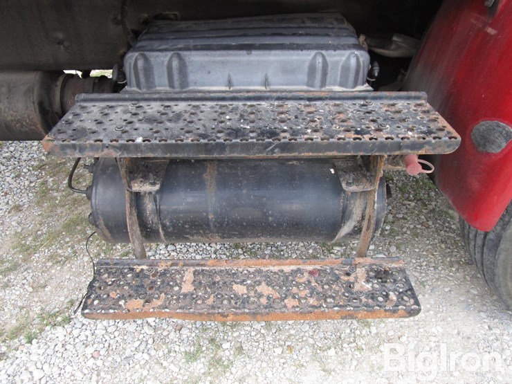 2013-international-durastar-4400-image-17