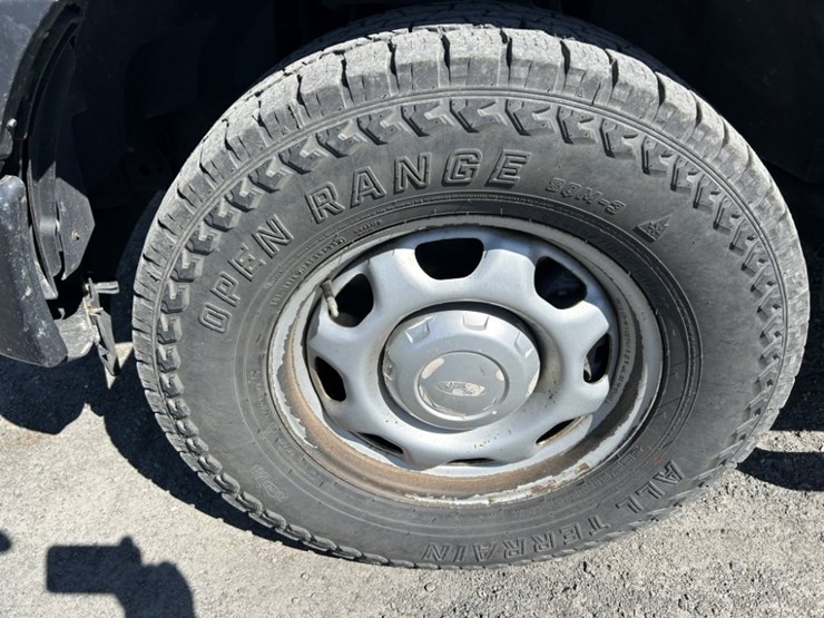 2016-ford-f150-xl-image-9