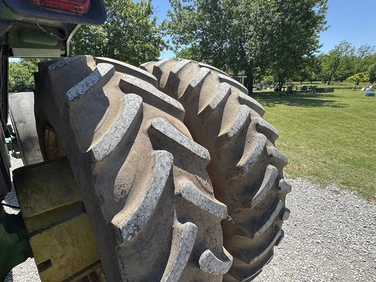 1990-john-deere-4755-image-13