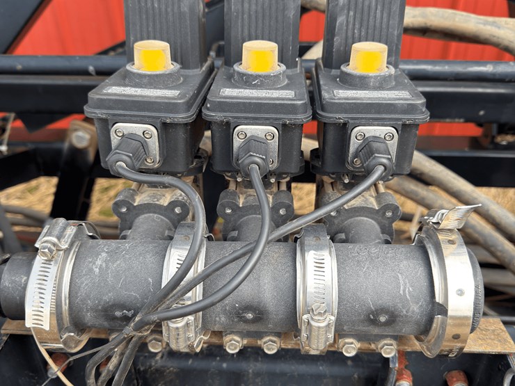 demco-sprayer-boom-image-2