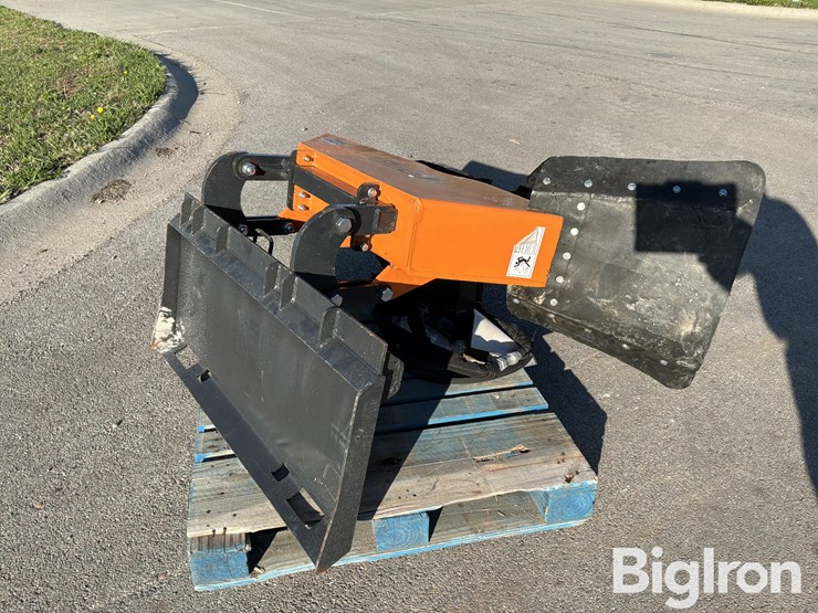2025-massey-ferguson-730-image-5