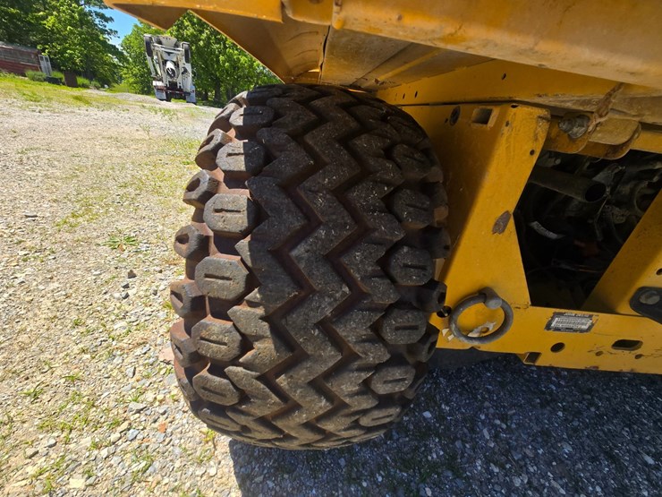 #24312-•-caterpillar-worksite-6x4-image-48