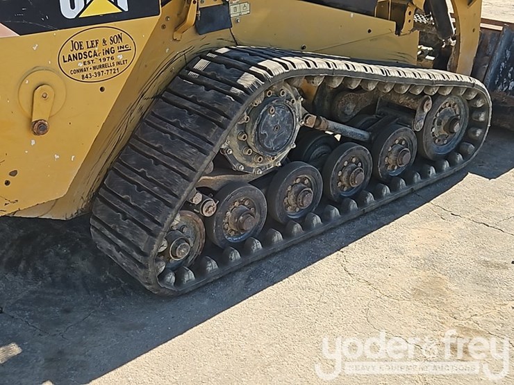2015-caterpillar-257d-image-11