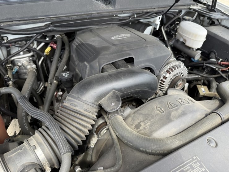 2007-chevrolet-suburban-2500-image-11