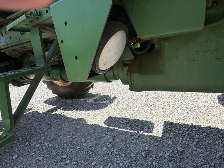 1990-john-deere-4755-image-32