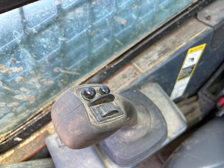 2018-deere-320g-image-14