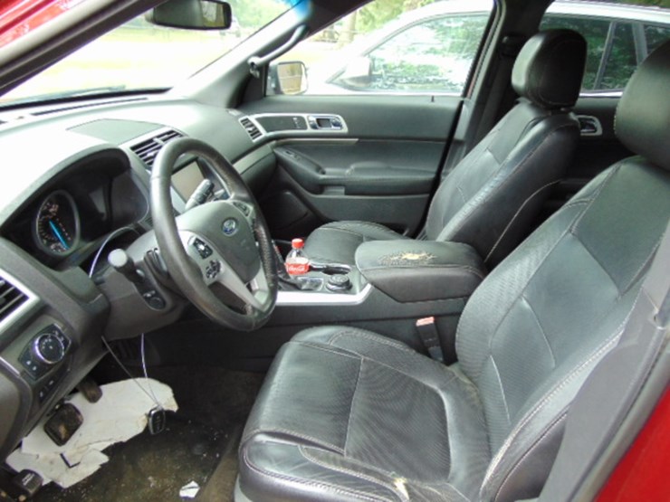 2015-ford-explorer-image-4