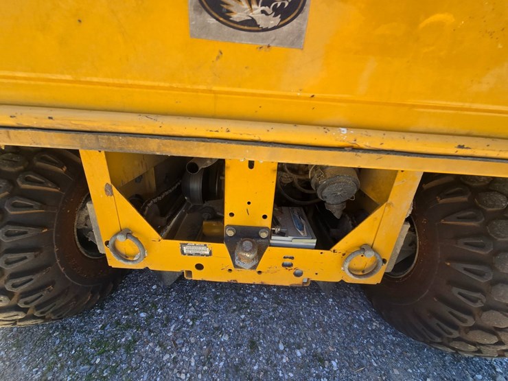 #24312-•-caterpillar-worksite-6x4-image-47