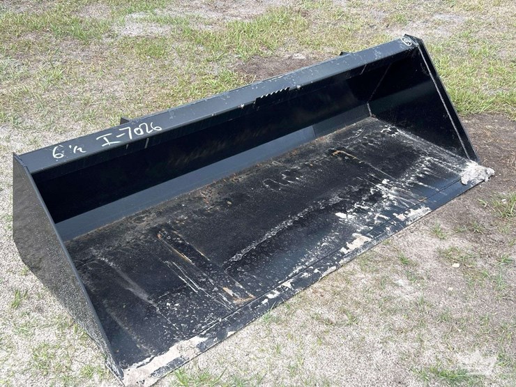2025-swict-78in-bucket-skid-steer-attachment-image-1