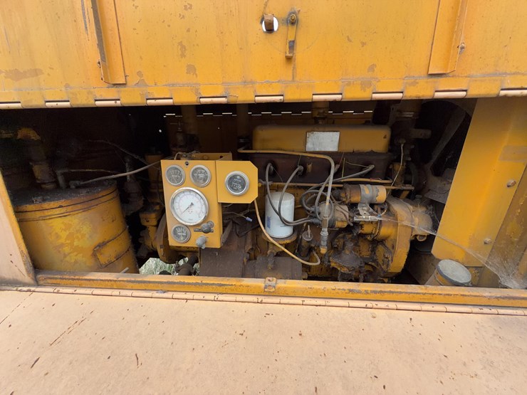 leroi-industrial-air-compressor-image-12