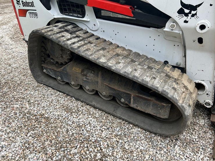2022-bobcat-t770-image-12
