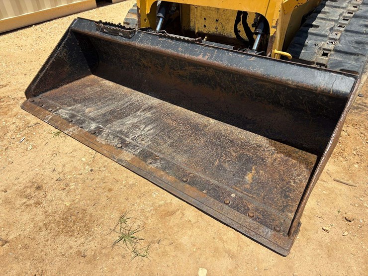 2021-caterpillar-279d3-image-19