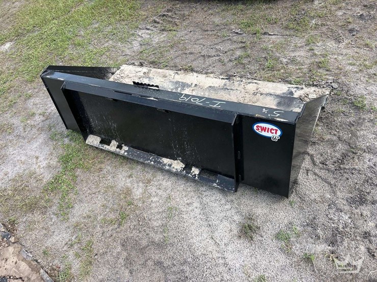 2025-swict-66in-bucket-skid-steer-attachment-image-2